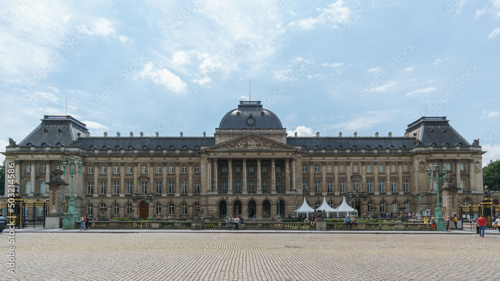 Obraz premium Royal Palace of the King of Belgium on a sunny summer day, Brussels, Belgium