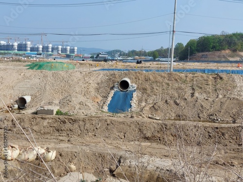 фотографія temporary lateral drain apron in the area under construction
a highly efficient