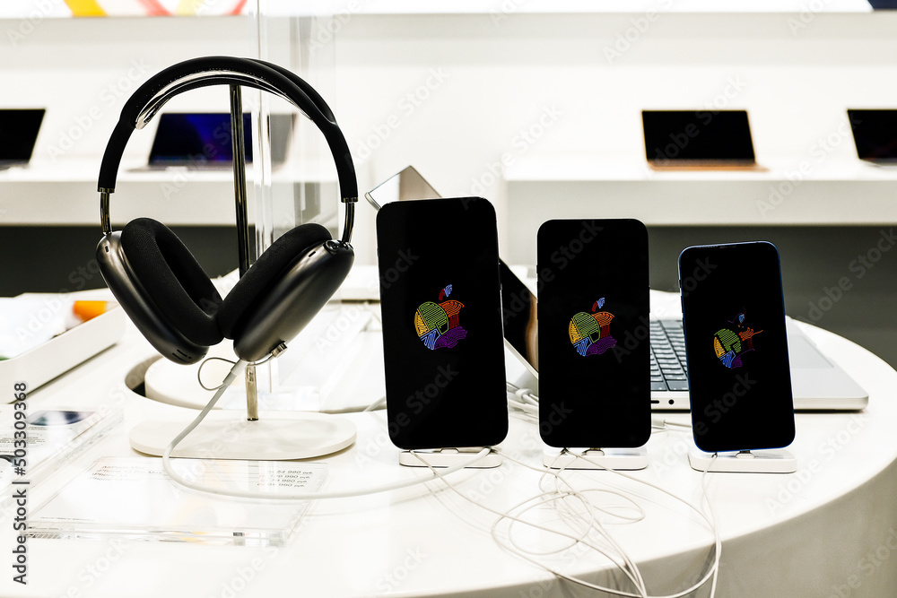 Apple products in Apple store: AirPods Max, iPhone 13 Pro Max, iPhone ...