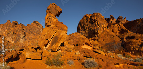 Ballancing rock in Valley of fire photo