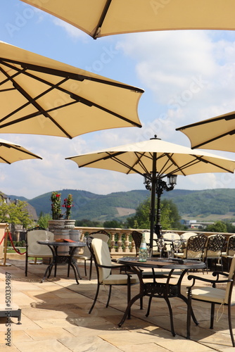 Sommerterrasse in einem Restaurant.