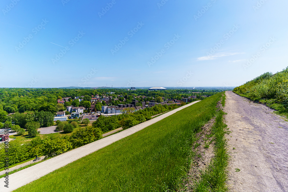 Blick auf Gelsenkirchen von der Halde Rungenberg