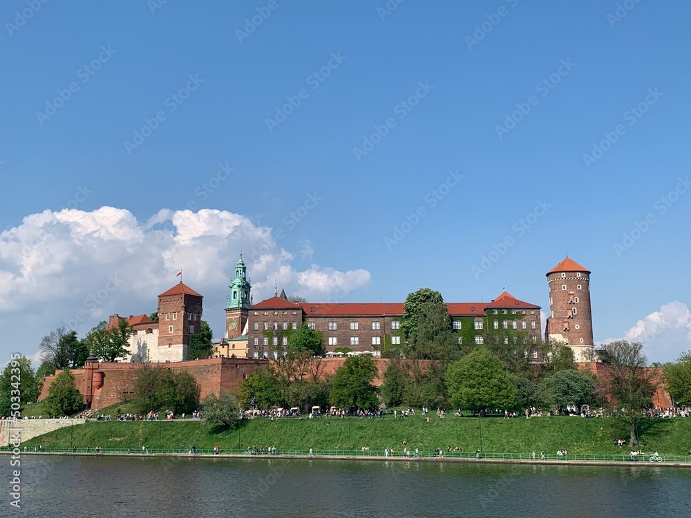 Fototapeta premium Wawel Castle (architectural complex). In the past it was the residence of the Polish kings. Now - the main tourist attraction, a symbol of Krakow and Poland.