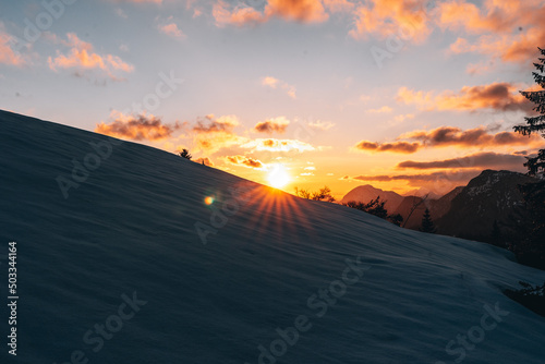 Sonnenaufgang in den Alpen 