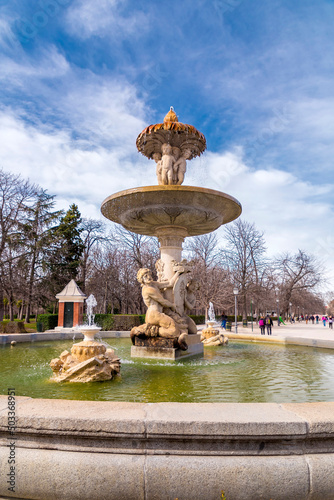 Fountain with stone sculptu...