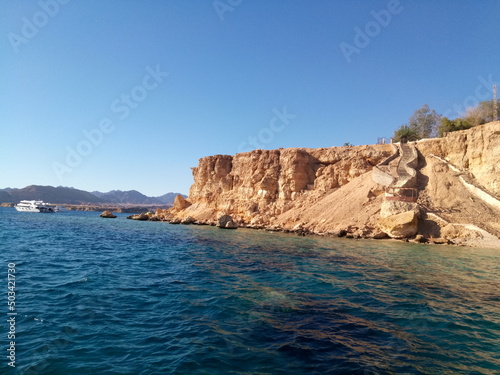 sea and rocks