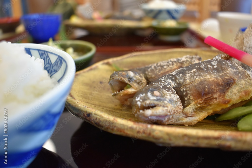 岩魚の塩焼き定食　ご飯　ライス　日本の食卓　滋賀県　焼き魚