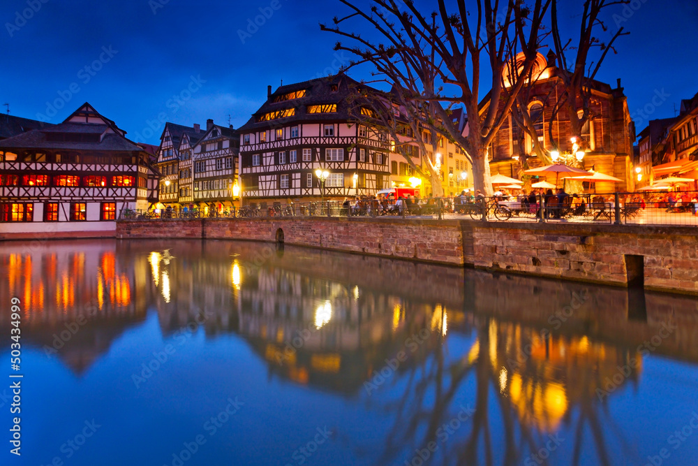 Straßburg am Abend, Elsass, Frankreich