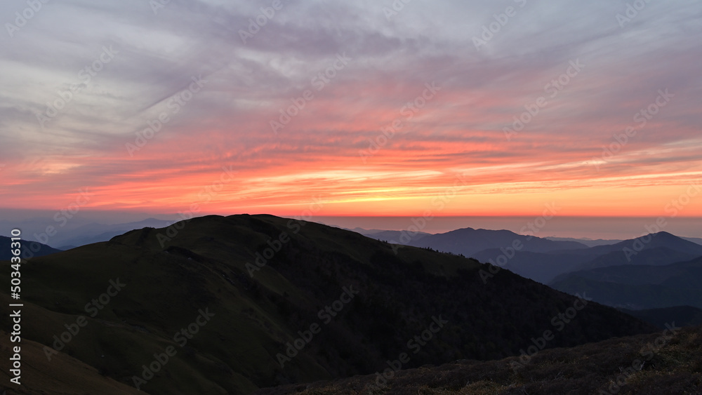 四国徳島県三好市にある天狗峠からの夕日