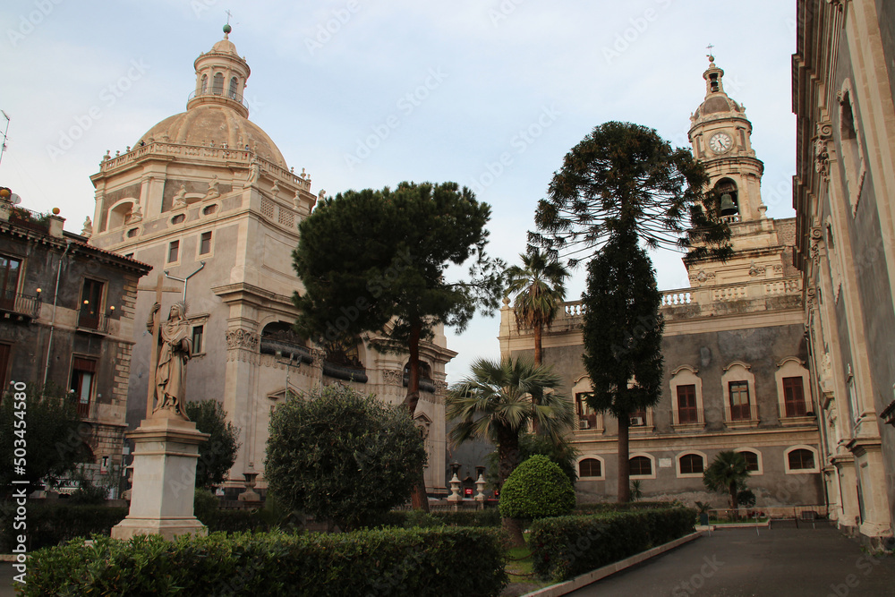 Obraz premium cathedral and baroque church (badìa di sant'agata) in catania in sicily (italy)
