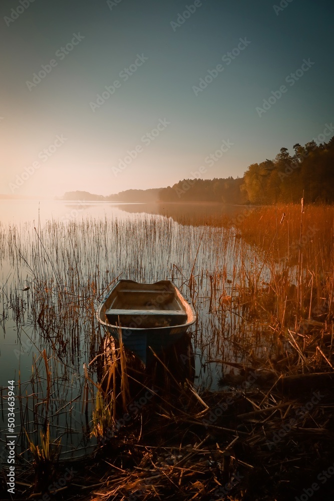 Obraz na płótnie Mazurski krajobraz. Boat on the lake w sypialni