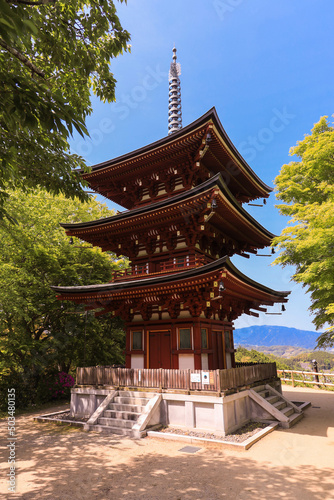 奈良 岡寺の三重塔 縦位置