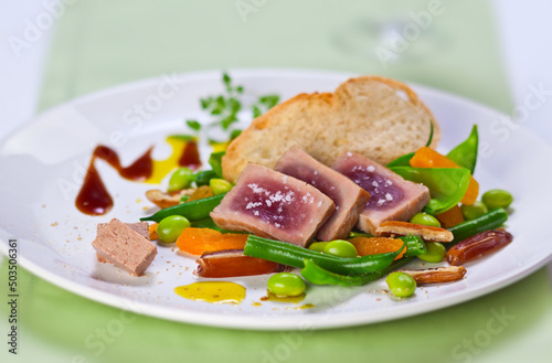 Salada de atum com legumes