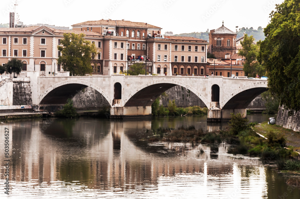 Ponte Sisto, this is the only Roman bridge built between the Ancient Roman age and the XIX century
