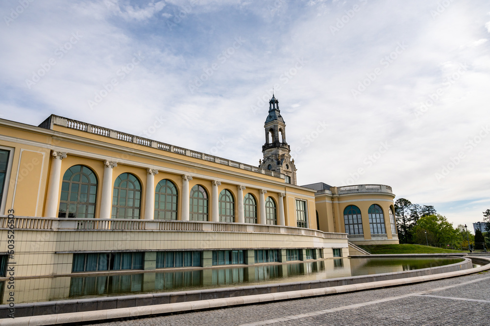 Obraz premium the old town hall in pau