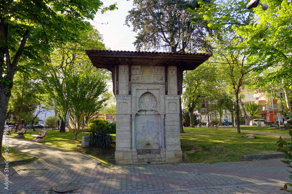 Mihrisah Valide Sultan Fountain is located in the park by the sea in Yenikoy. Cesme was built in 1805 by the III. It was built by Selim's mother Mihrisah Sultan.