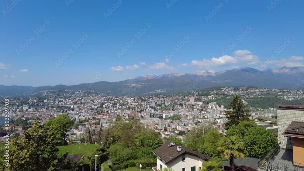 Descente vers Lugano depuis le Monte Brè