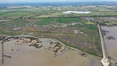 vue aérienne La Tour Carbonnière en Petite Camargue. Saint-Laurent-d'Aigouze. Près d'Aigues-Mortes. France, Gard, région Occitanie.