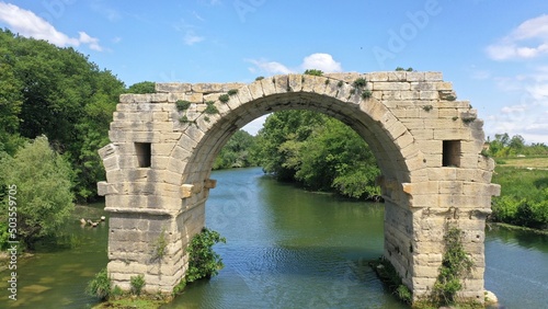 survol de la via domitia dans le Gard, sud de la France au bord du Vidourle photo