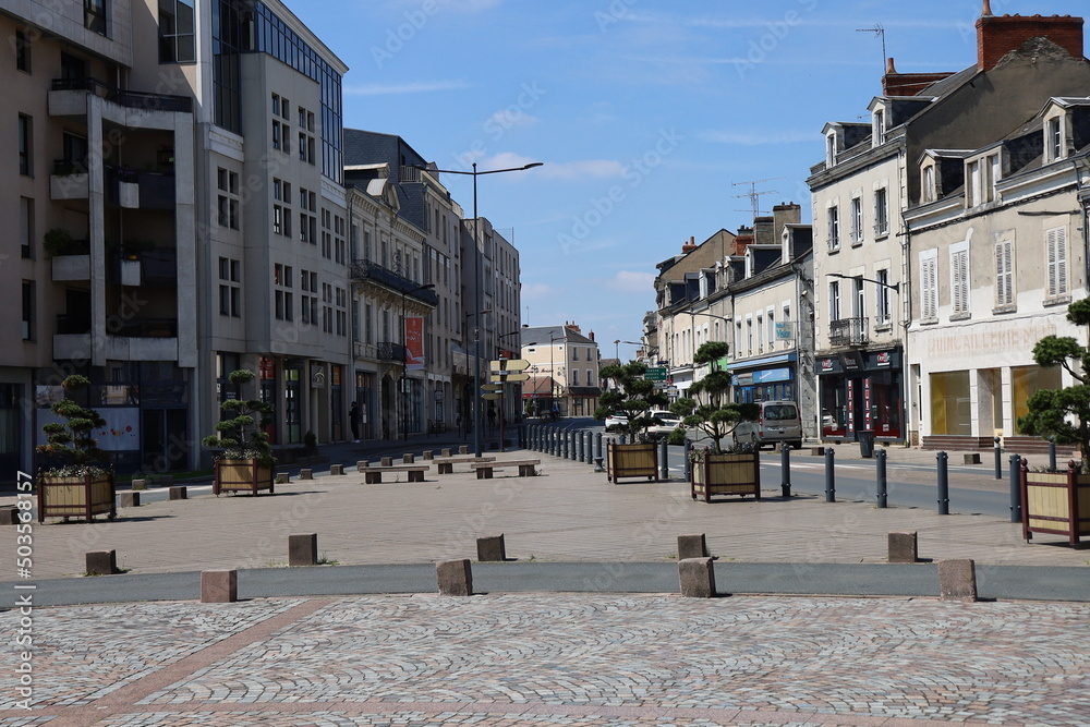 Naklejka premium La place Voltaire, ville de Châteauroux, département de l'Indre, France