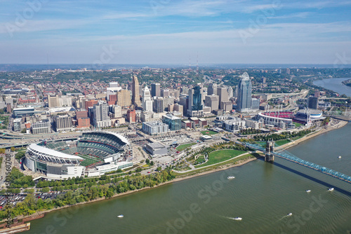 Fototapeta Naklejka Na Ścianę i Meble -  Aerial View of Cincinnati, Ohio and the Ohio River