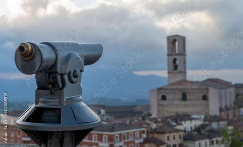 Binoculars to look at the church of San Domenico