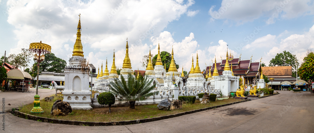 Wat Chedi Sao Lang in Lampang, Thailand