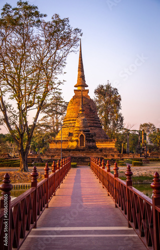 Fototapeta Wat Sra Sri or Wat Sa Si in Sukhothai historical park in Thailand