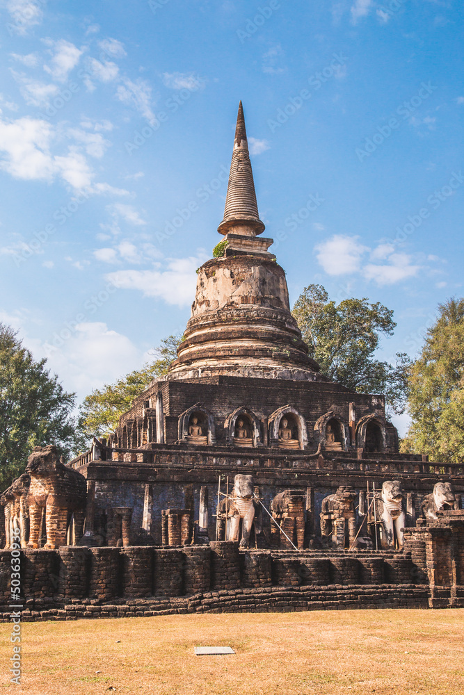 Wat Chedi Chet Thaeo or Wat Chedi Chet Thaew in Si Satchanalai historical park Wat Chedi Chet Thaeo or Wat Chedi Chet Thaew in Si Satchanalai historical park