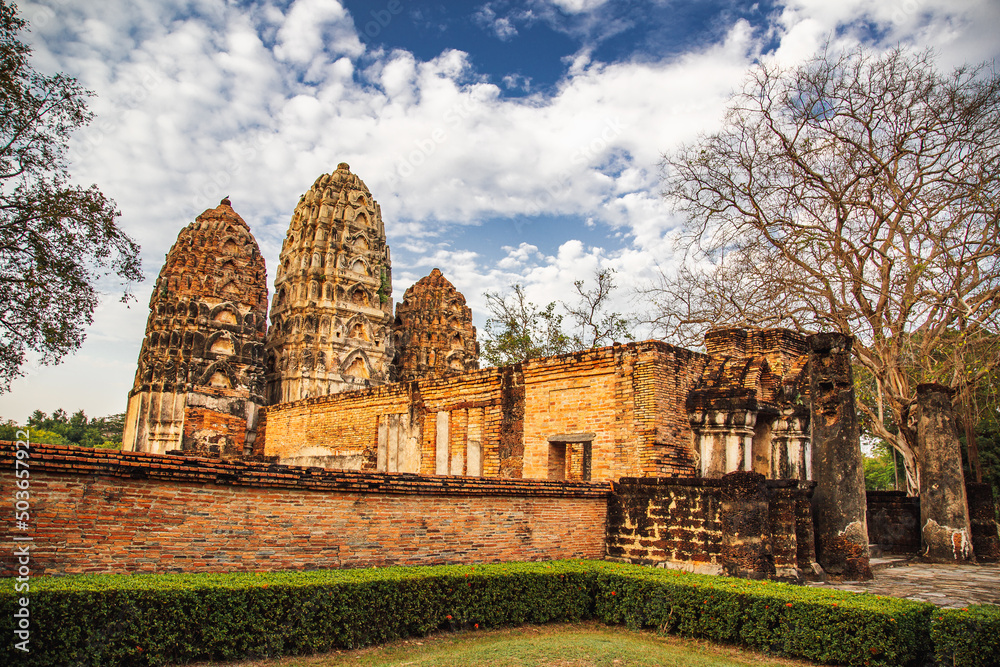 Wat si Sawai temple in Sukhothai historical park, Thailand