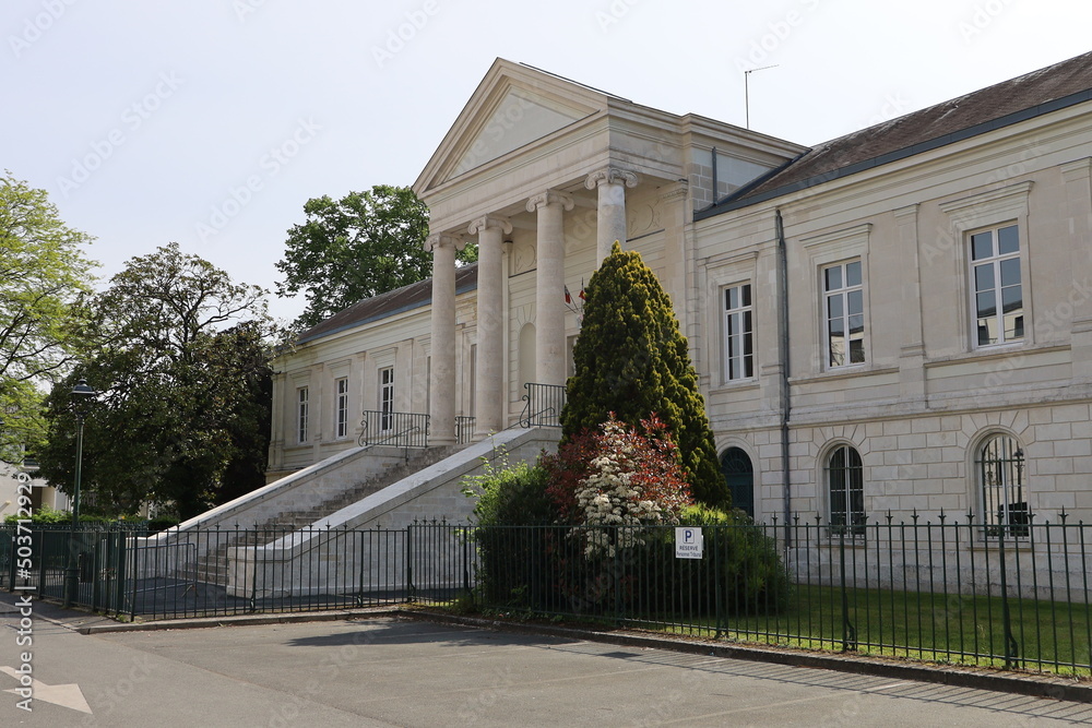 Le palais de justice, vue de l'extérieur, ville de Châteauroux, département de l'Indre, France
