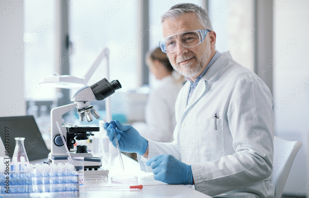 Scientist working in the laboratory Scientist working in the laboratory