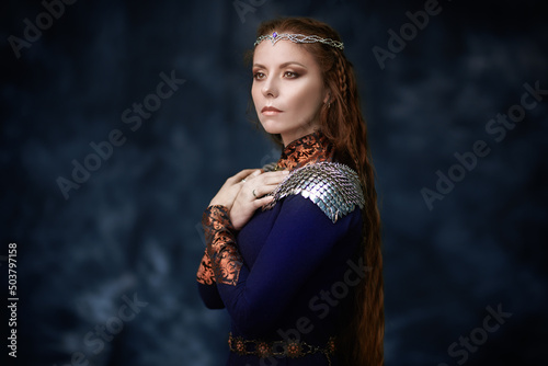 Canvastavla beautiful medieval queen