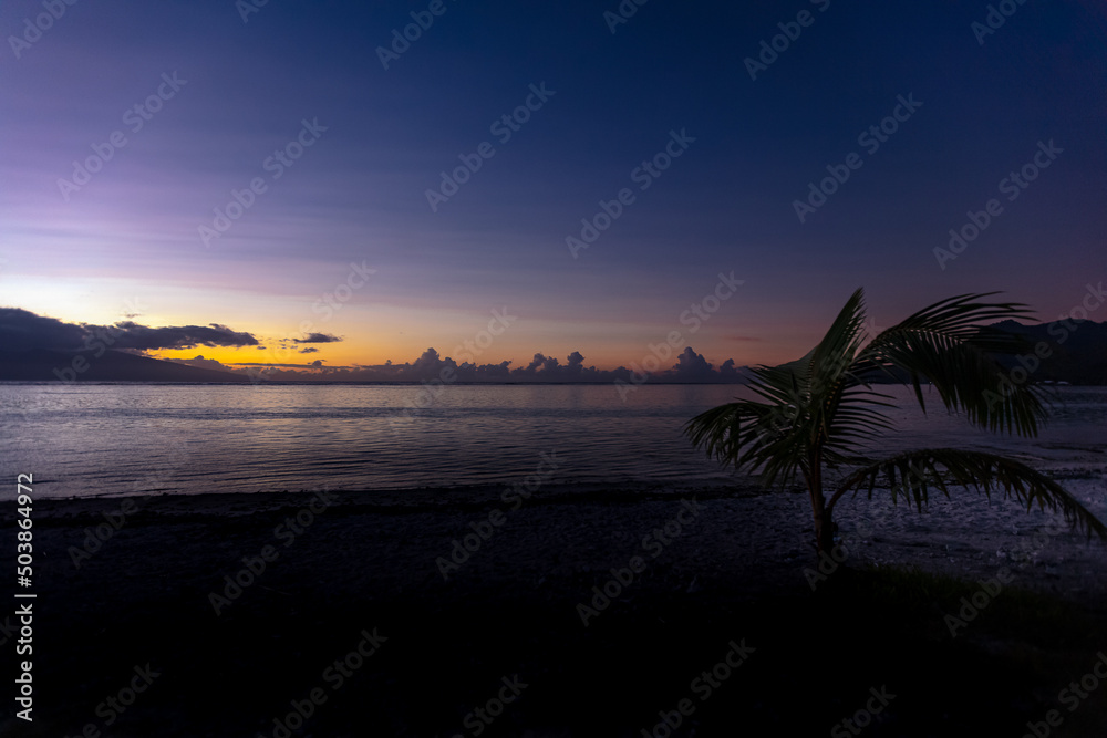 coucher de soleil à Temae sur l'île de Mo'orea