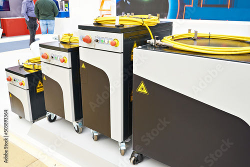 Compact ytterbium fiber lasers