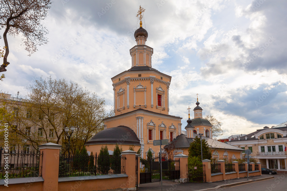 Obraz premium Church of the Life-Giving Trinity in Khokhly, Moscow