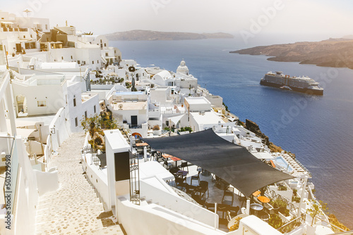 Fototapeta Naklejka Na Ścianę i Meble -  Walking in the streets of Santorini in Greece