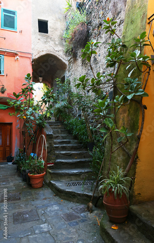 Fototapeta Naklejka Na Ścianę i Meble -  Vernazza pituresque town habour of Cinque Terre, Italy, Europe