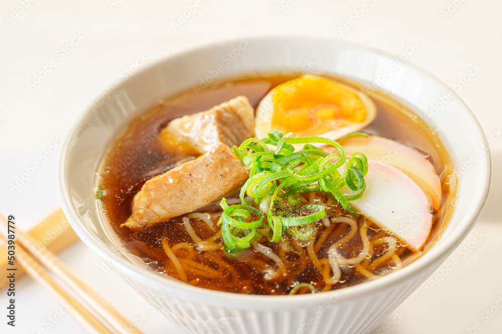 こんにゃく麵のしょうゆラーメン