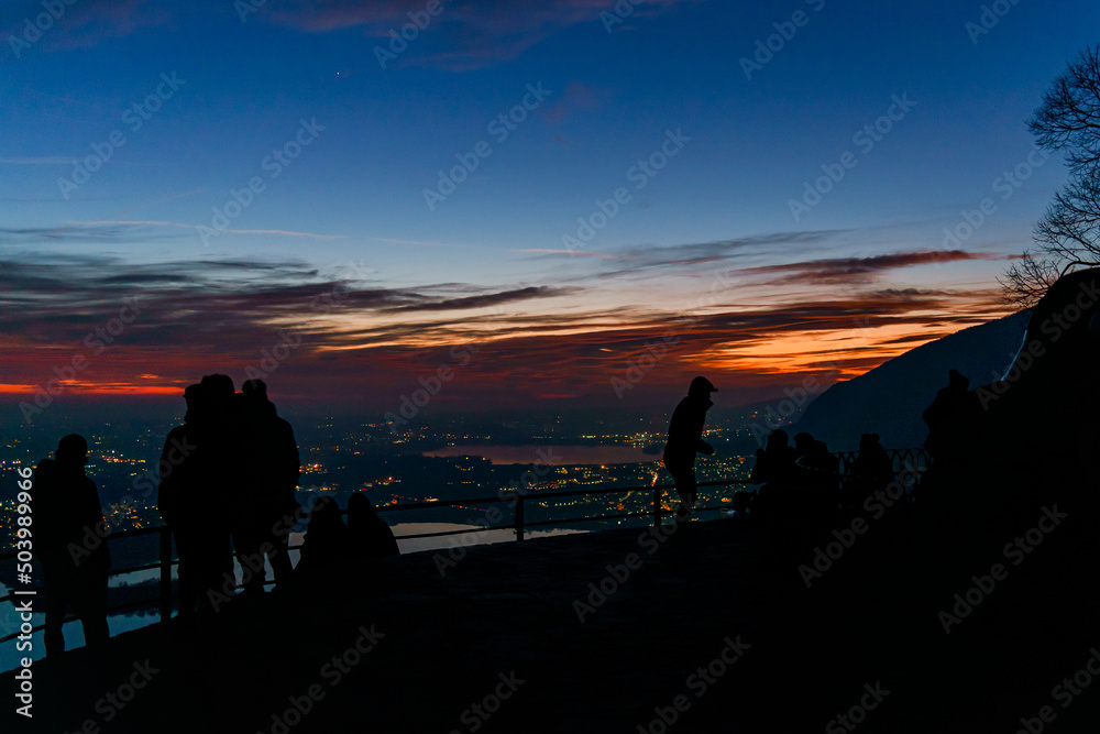 Fototapeta premium sunset in the mountains