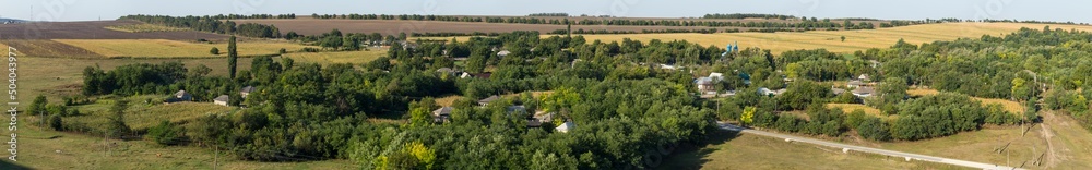 Obraz premium Landscapes of the Northern regions of Moldova. A pastoral panorama with nature. Moldovan villages and houses and streets.