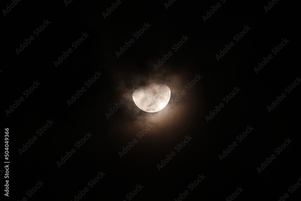 Moon in the night waxing gibbous 11 days Moon in the night waxing gibbous 11 days