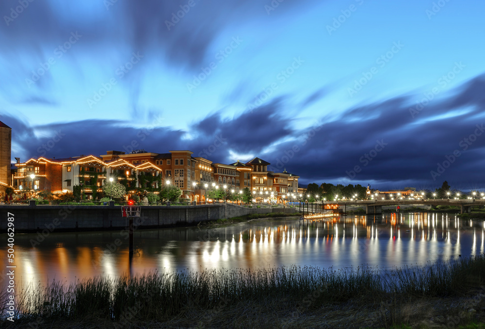 Fototapeta premium Napa, California at dusk long exposure