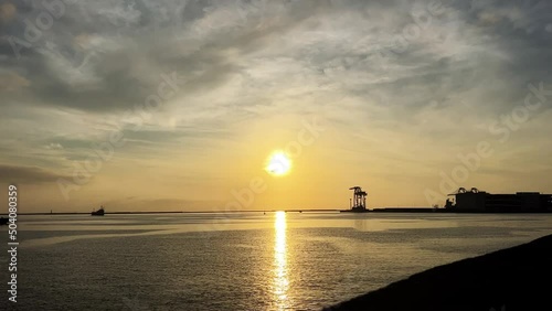 沖縄 那覇泊から見た夕景