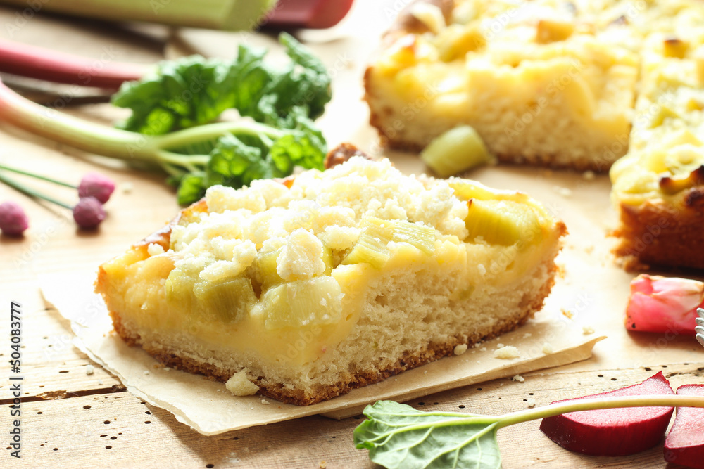 frischer Rhabarber Kuchen Stück frischer Rhabarber Kuchen Stück