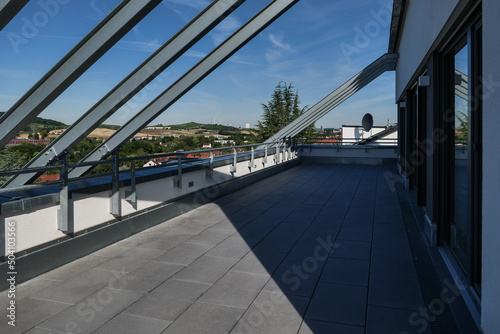 Dachterrasse, Balkon über Dächern mit tollem Ausblick 