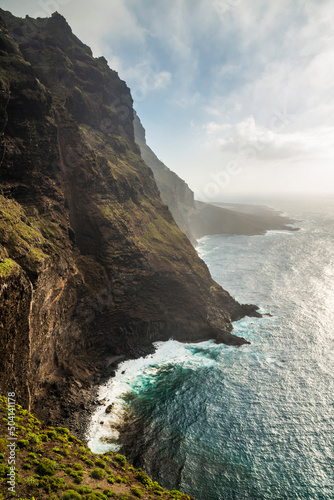 Vista del acantilados más alto de la isla, situado cerca de Buenavista Norte en Tenerife, Islas Canarias, España 