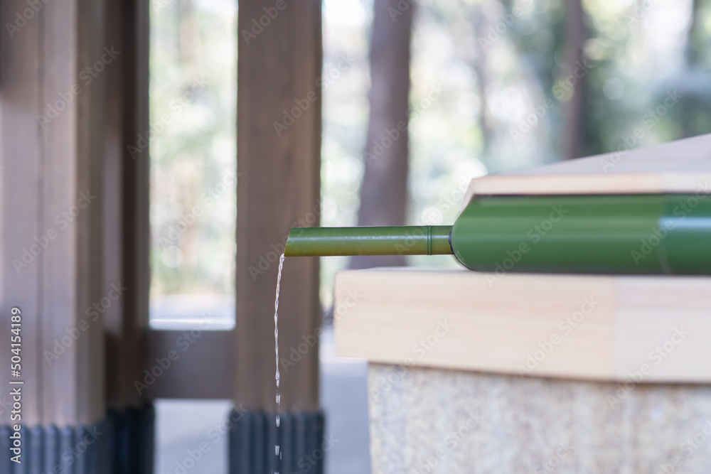 Obraz premium 手水舎