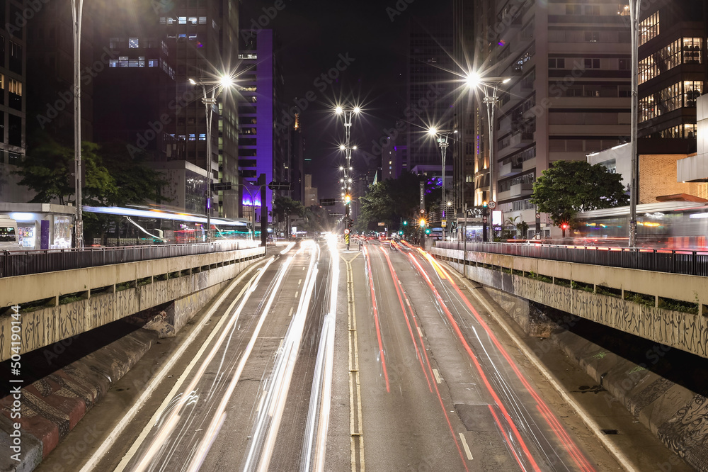 Avenida Paulista a noite