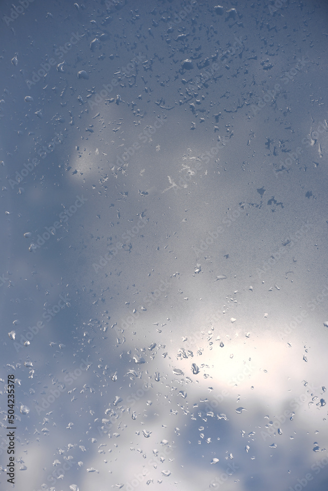Gouttes d'eau vaporisateur et ciel Gouttes d'eau vaporisateur et ciel